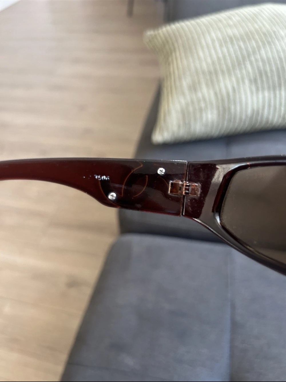 Rare CHANEL Brown Rectangular Sunglasses with Silver CC Logos - Picture 4 of 12